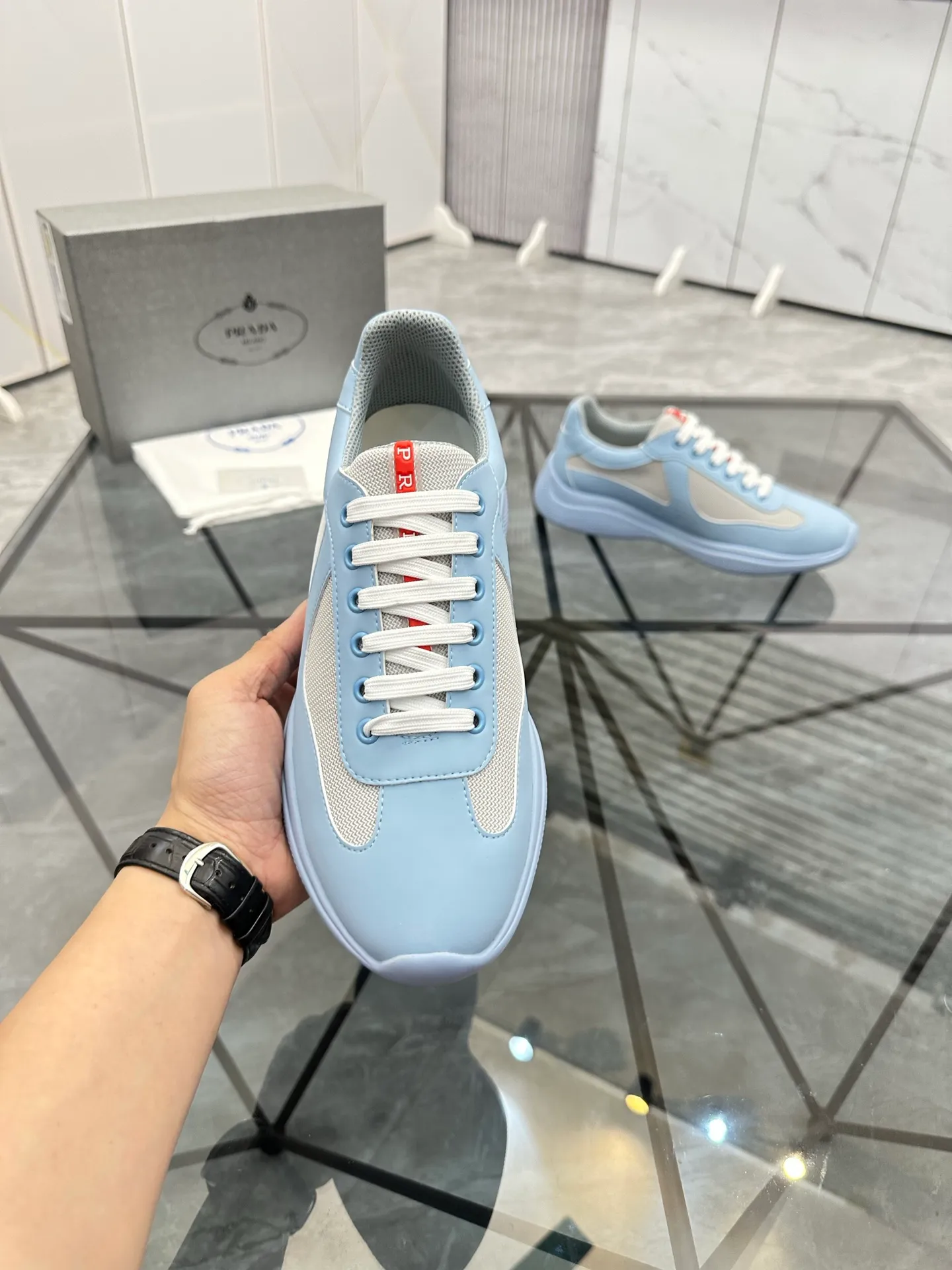 Men's shoes: 💰P360¥ Product trademark: Prada *"Prada*" low-top casual shoes Regular size: 35-47 (can be customized to 48) couple style Product materials: imported silk leather upper, breathable lining, original outsole. Number: 943